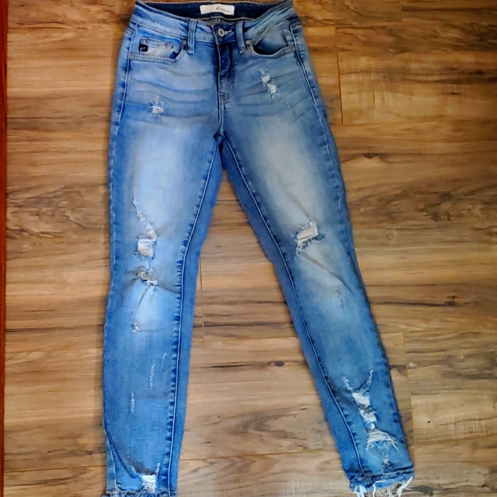 Kancan size 24 Mid Rise Ankle Skinny Jeans